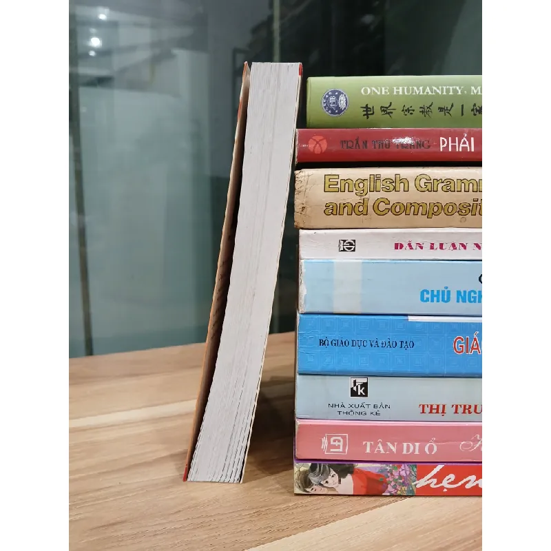 Ẩn sau từng con chữ – Trần Thị Trâm 530779