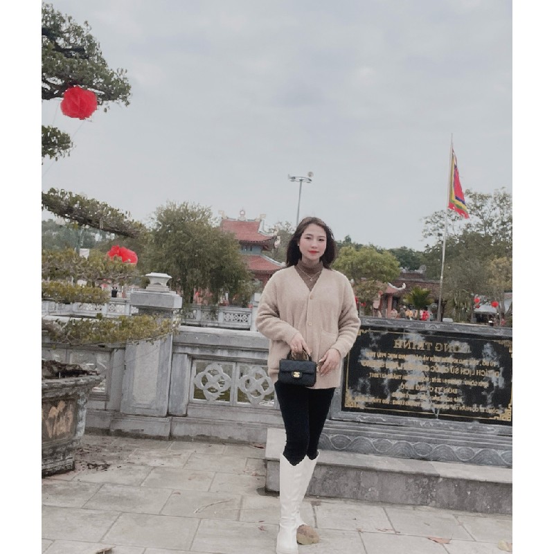 Áo khoác cardigan màu nâu kem, fom rộng giấu quần 26576