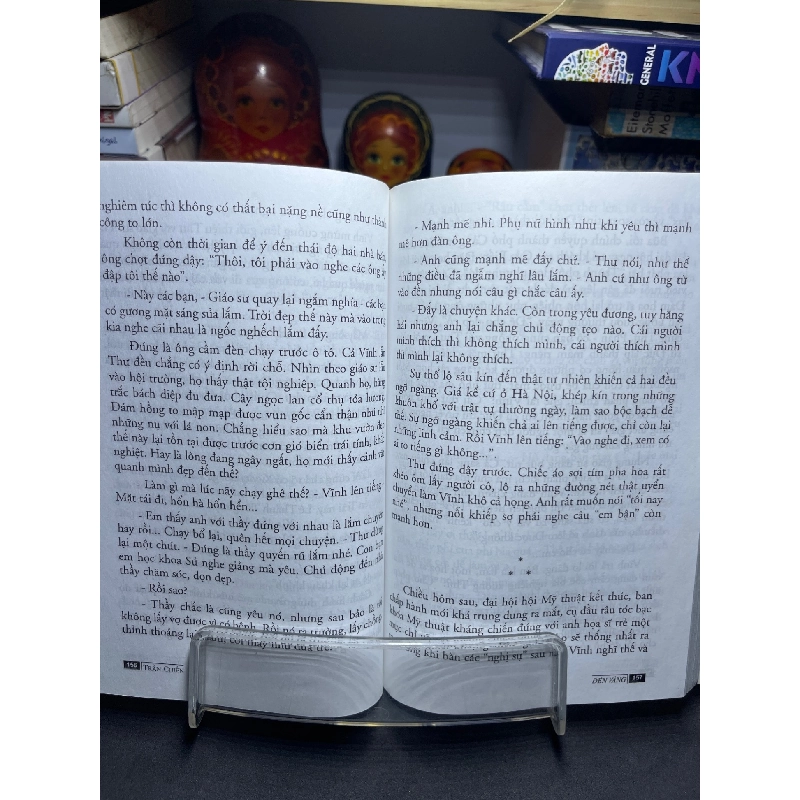 Đèn vàng 2005 mới 70% ố bẩn nhẹ Trần Chiến HPB0906 SÁCH VĂN HỌC 915274