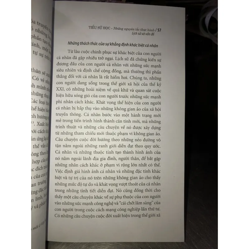 Tiểu sử học - Những nguyên tắc thực hành - Phạm Văn Quang 759819