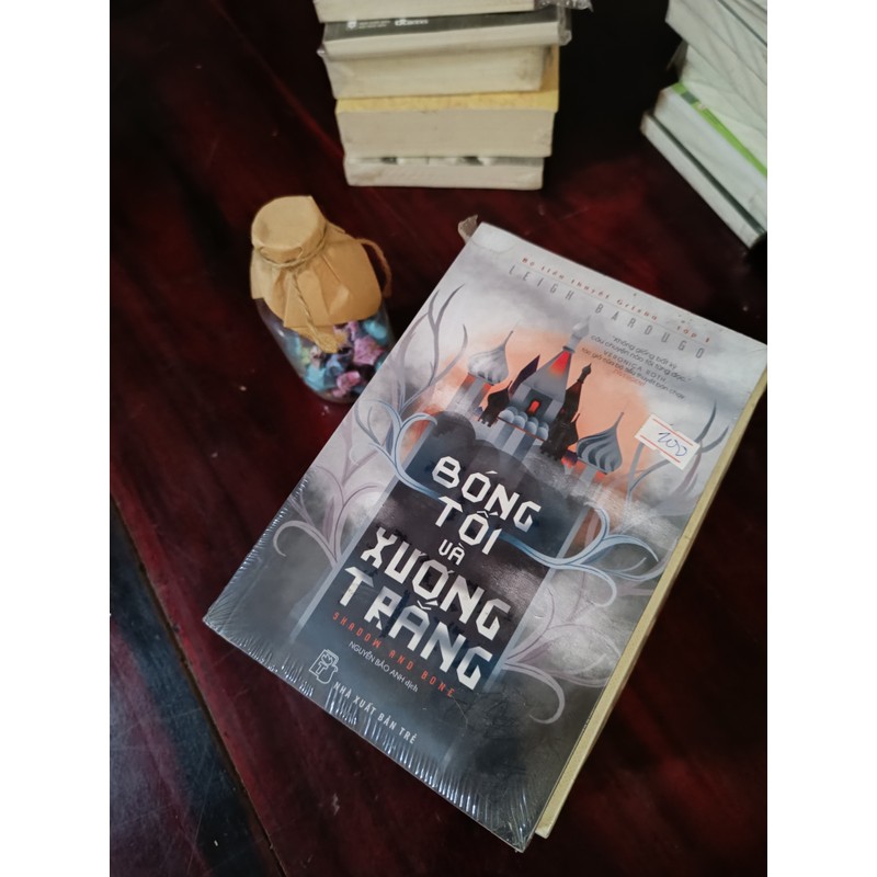 Bóng Tối Và Xương Trắng 193789