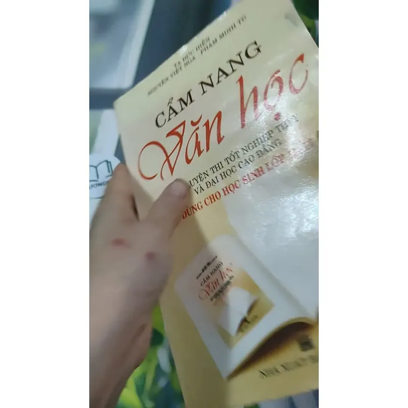 Cẩm Nang Văn Học Ôn Thi THPT Đại Học Cao Đẳng lớp 11 12 - Tạ Đức Hiền 727333