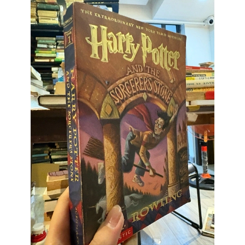 Harry Potter - and the sorcerer's stone - J. k. Rowling 995529