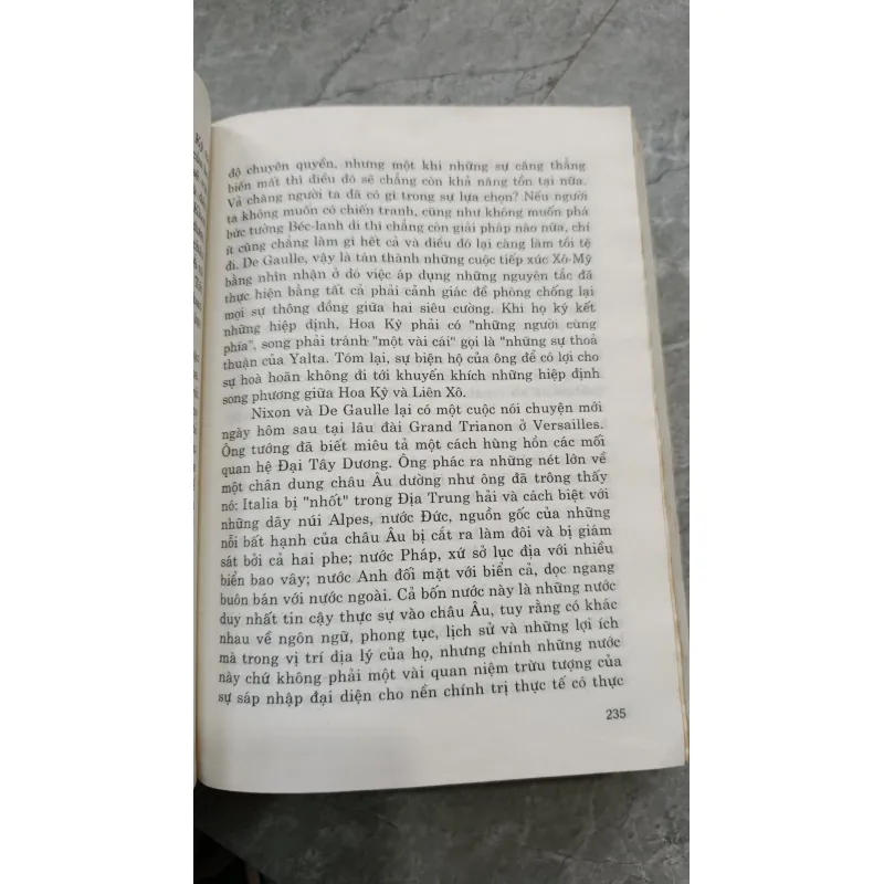 CUỘC CHẠY ĐUA VÀO NHÀ TRẮNG - LÊ NGỌC TÚ 738791