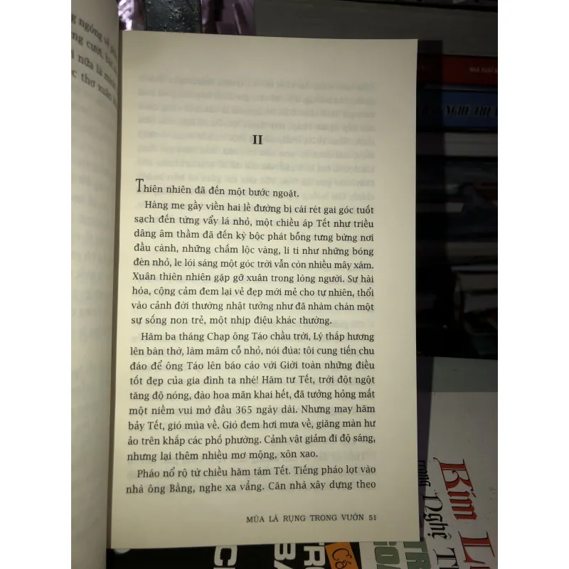 Mùa lá rụng trong vườn - Ma Văn Kháng 1001835