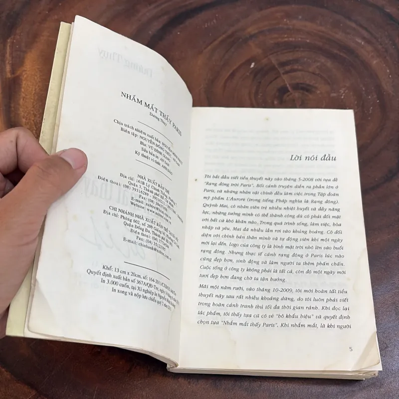 [Sách Không Đẹp] - II Văn Học: Nhắm Mắt Thấy Paris - Dương Thuỵ - 2011 1008463