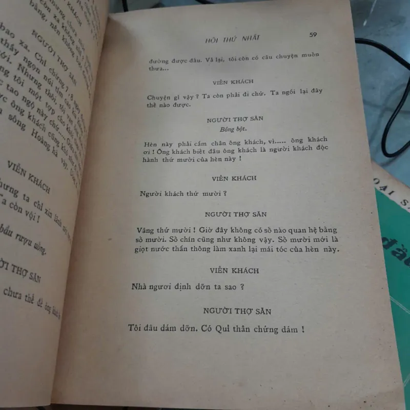 NGƯỜI VIỄN KHÁCH THỨ MƯỜI - NGHIÊM XUÂN HỒNG 748348
