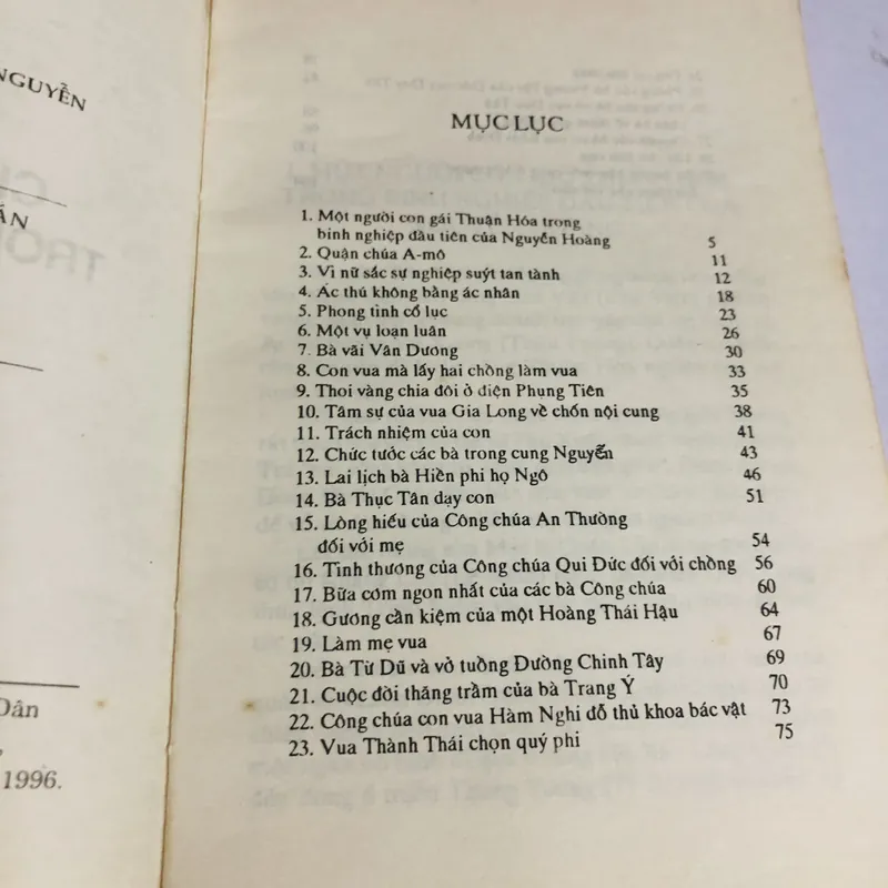 CHUYỆN CÁC BÀ TRONG CUNG NGUYỄN 572778