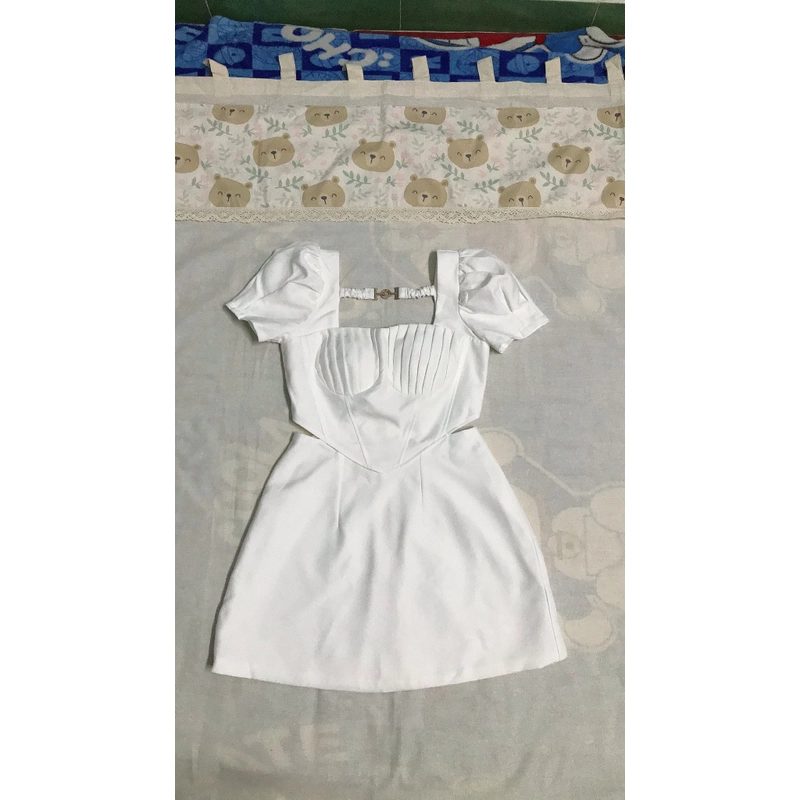Váy trắng khoét eo 498237