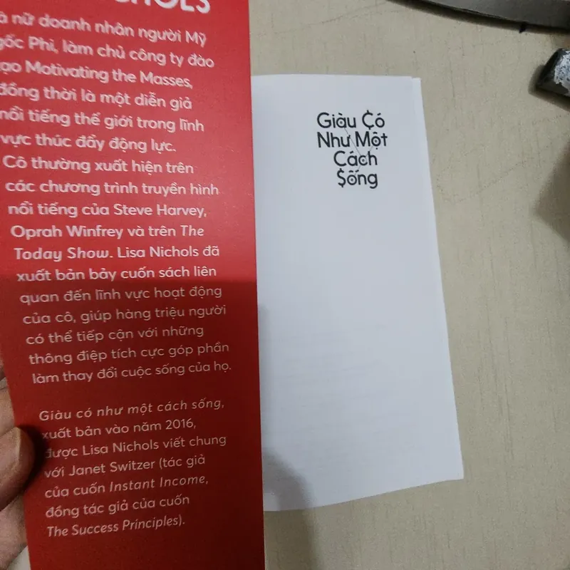 Sách Giàu có như một cách sống của Lisa Nichols 499683