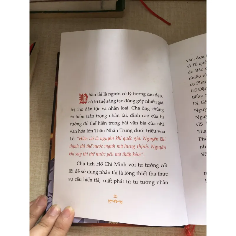 Cuốn sách vàng-Nguyễn Kính 961655