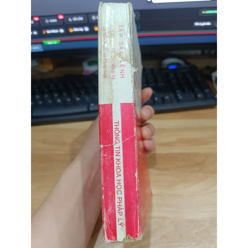 Tập sắc lệnh do chủ tịch Hồ Chí Minh ký về nhà nước và pháp luật  926290