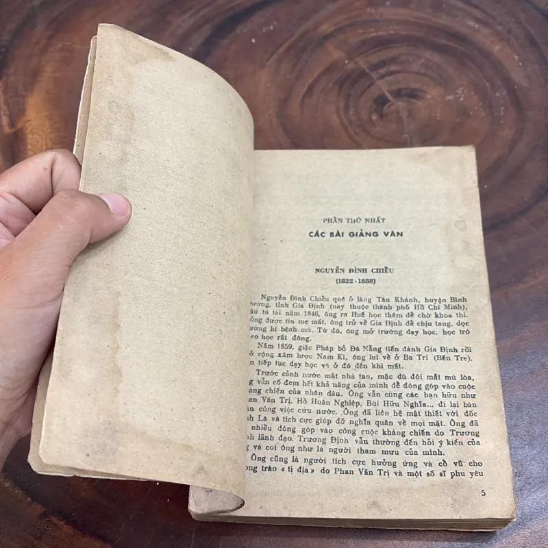 II Văn Học: Văn Tuyển Văn Học Việt Nam (1858-1930) - 1981 1008498