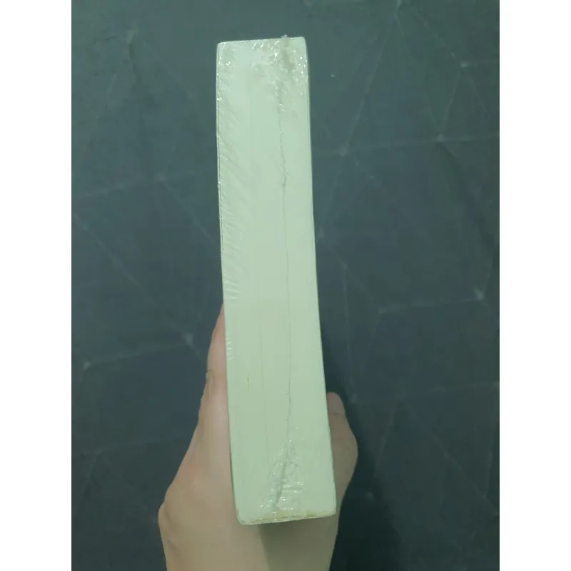 "Xa lạ trong tôi" (seal) - Orhan Pamuk (Nhã Nam) 752944