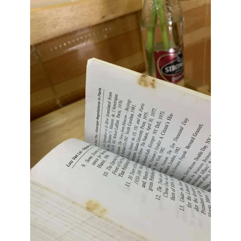 Le Duc Tho - Kissinger - Negotiations In Paris 708051