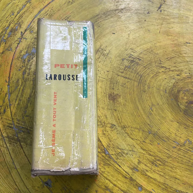 PETIT LAROUSSE- bìa cứng xuất bản năm 1961 596097
