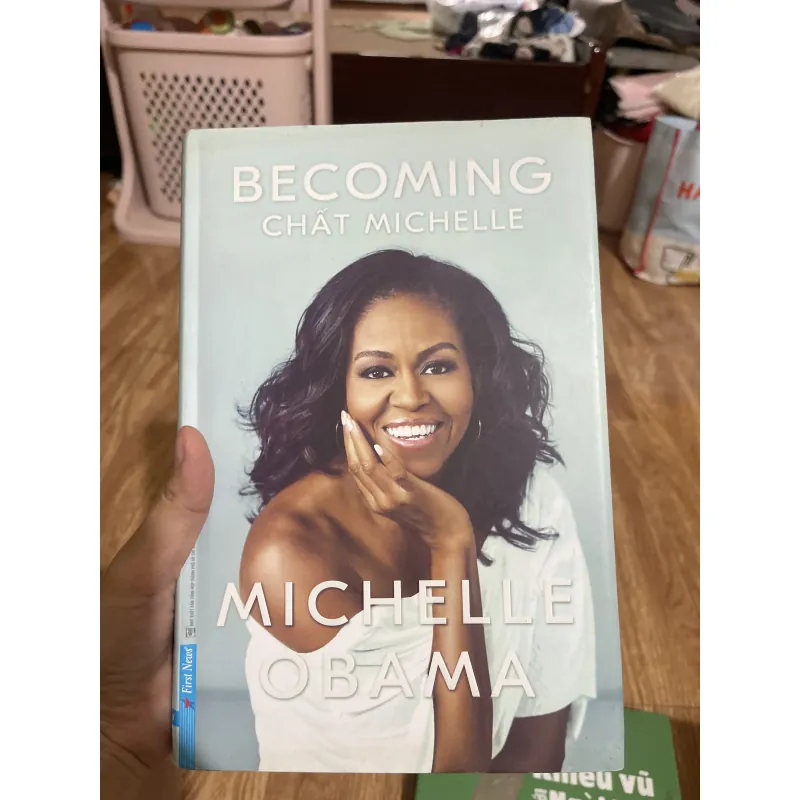 BE COMING - CHẤT MICHELLE - MICHELLE OBAMA Sách gần như mới 99% 1024654