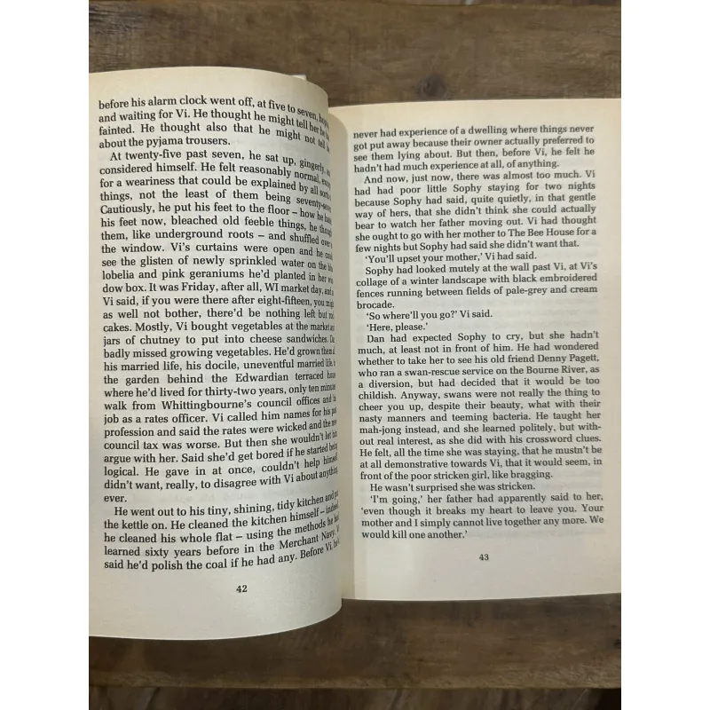 Combo sách tác giả Joanna Trollope - A Passionate Man & The Best of Friends 731626