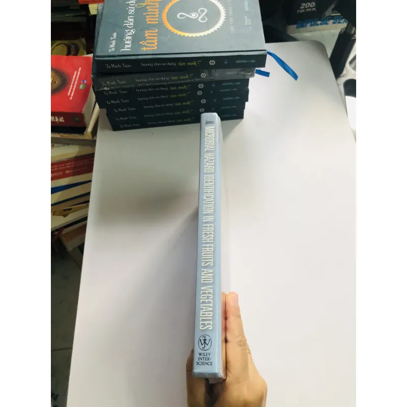 MICROBIAL HAZARD IDENTIFICATION IN FRESH FRUITS AND VEGETABLES – Wiley 756254