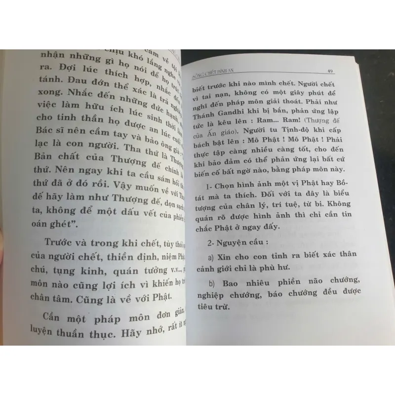 Sống Chết Bình An - Tỳ kheo ni Hải Triều Âm 697560