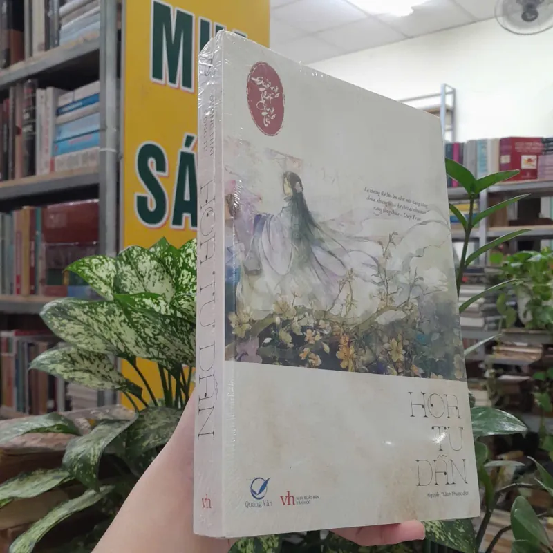 HOA TƯ DẪN - ĐƯỜNG THẤT CÔNG TỬ 786855