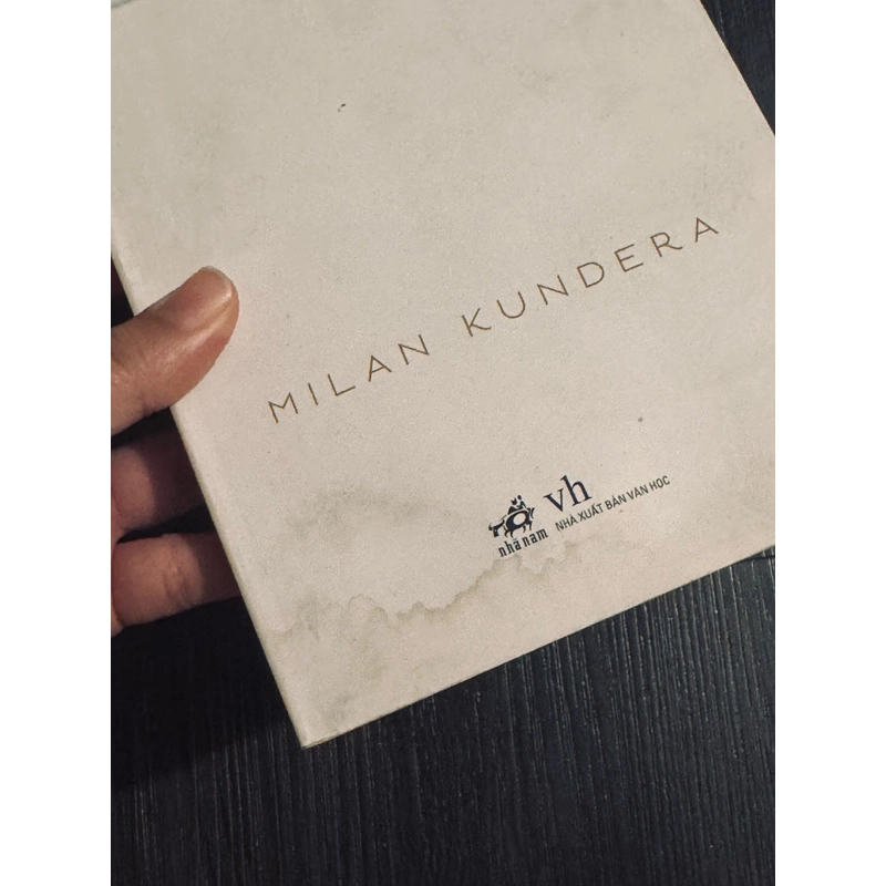 Bộ 6 cuốn sách của Milan Kundera (đọc mô tả) 540612