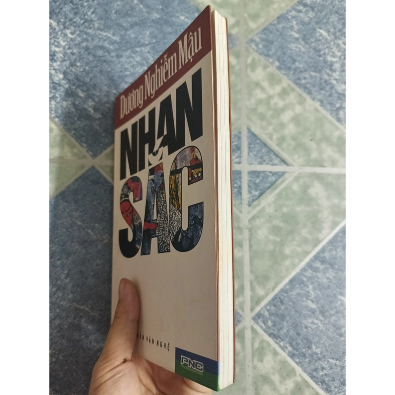 Nhan sắc - Dương Nghiễm Mậu 536162