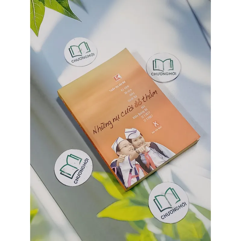 Tuyển Tập Thơ: Những Nụ Cười Đỏ Thắm (Kỷ Niệm 30 Năm Ngày Thành Lập Báo Khăn Quàng Đỏ) 707256