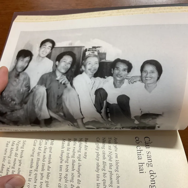 [THƠ] Con đường dòng sông & biển cả - Mai Hồng Niên 752541