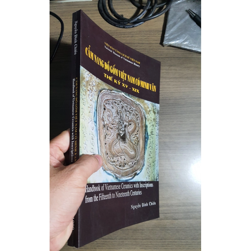 Cẩm nang đồ gốm Việt Nam có minh văn 470276