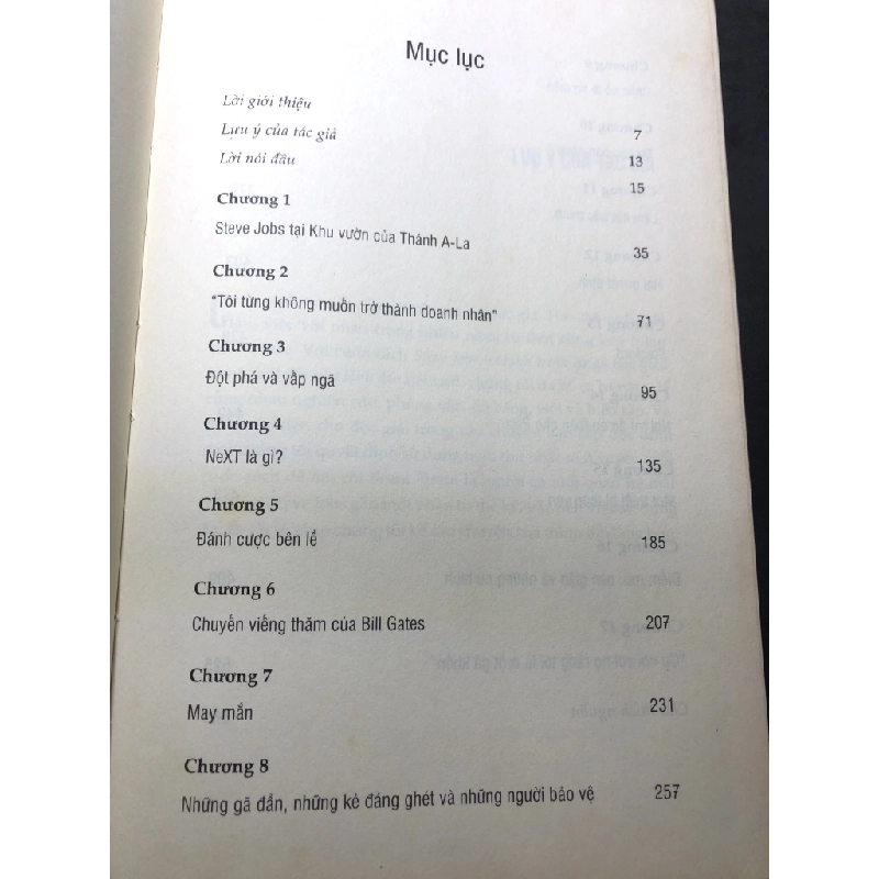 Steve Jobs Hành trình từ gã nhà giàu khinh suất đến nhà lãnh đạo kiệt xuất 2015 BÌA CỨNG mới 80% ố vàng nhẹ Brent Schelender và Rick Tetzeli HPB1308 QUẢN TRỊ 458591