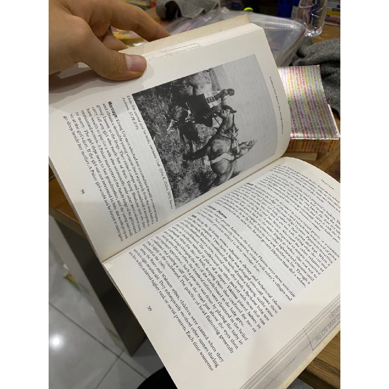 Everyday Life Among the American Indians - Candy Moulton 549701