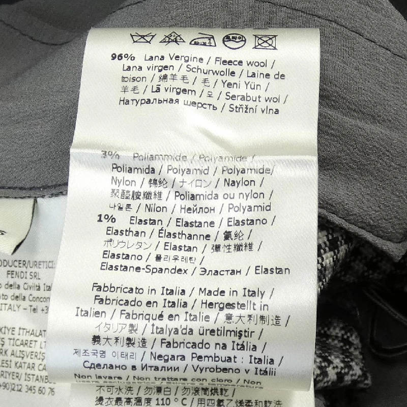 【Mã giảm giá】Quần short FENDI 655503