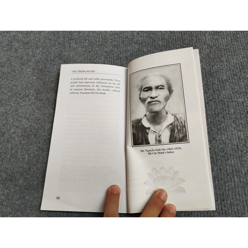 HỒ CHÍ MINH' S FAMILY STORY 464469