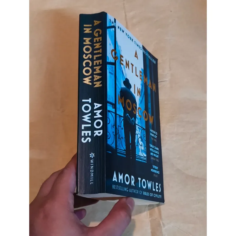 A Gentleman in Moscow - Amor Towles 1025140