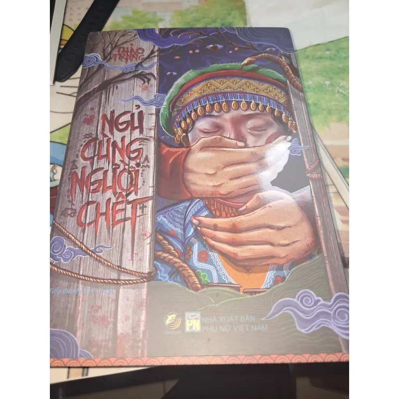 Ngủ cùng người chết - thảo trang 698330