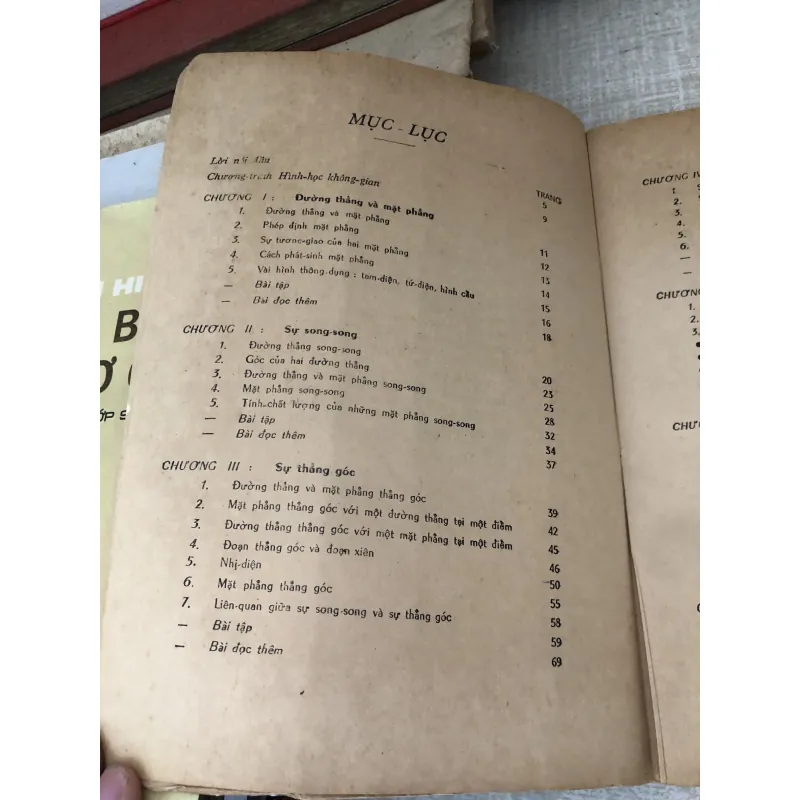 Hình học không gian lớp đệ nhị B 995233