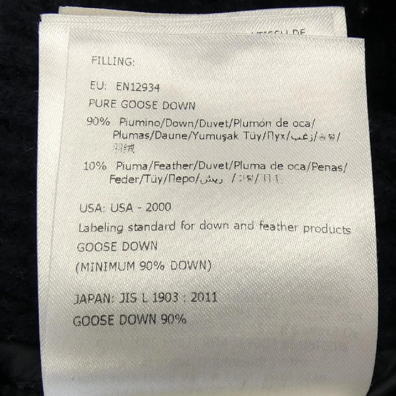 Moncler MONCLER F20939B51800 Áo khoác lông 628156