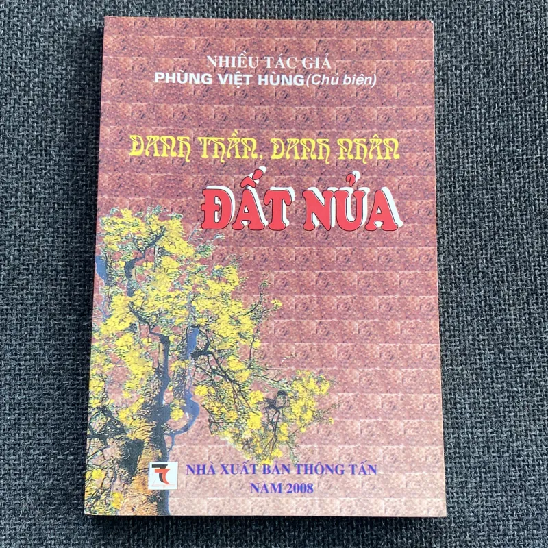 DANH THẦN, DANH NHÂN ĐẤT NỦA (XB 2008) 972224