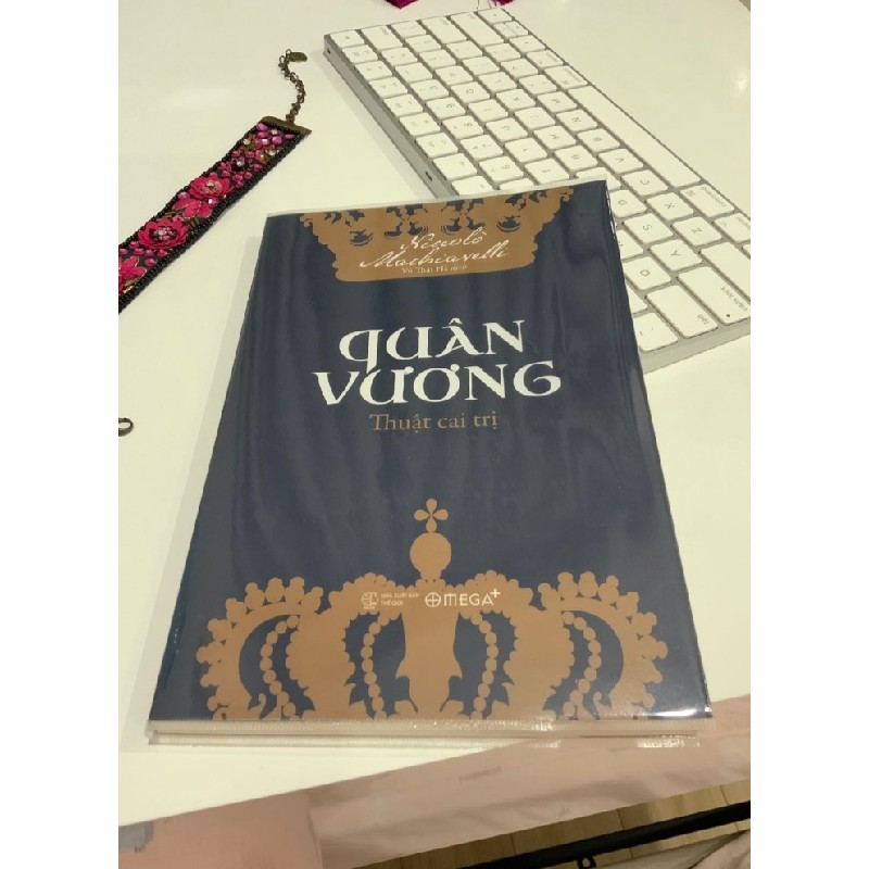 Quân Vương- Thuật cai trị- cam kết sách thật mới 99%-tủ3.1 5230