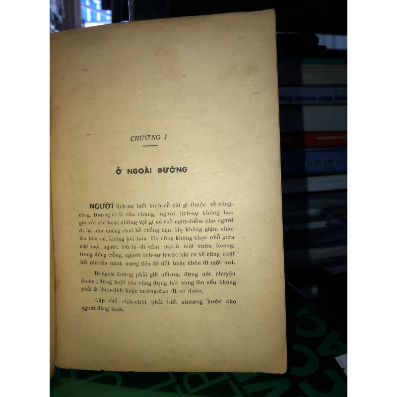 Người lịch sự - phép xã giao và ăn mặc theo đời sống mới - Phạm Cao Tùng 784543