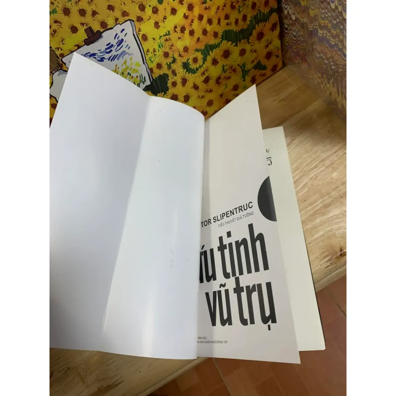 Cứu Tinh Vũ Trụ - Victor Slipentruc 928033