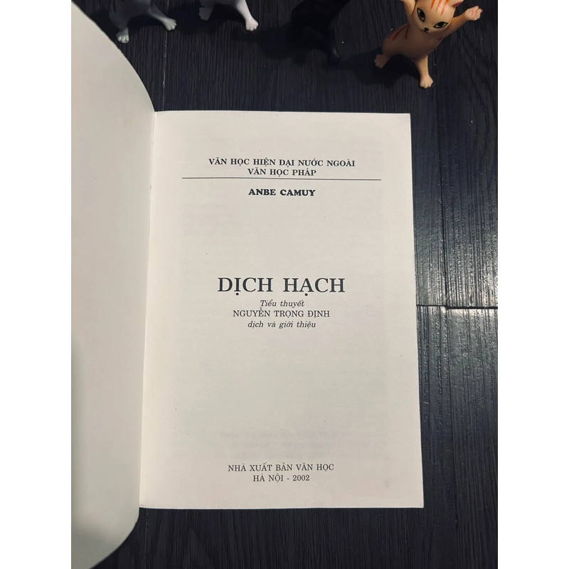 Dịch hạch - Albert Camus  393576