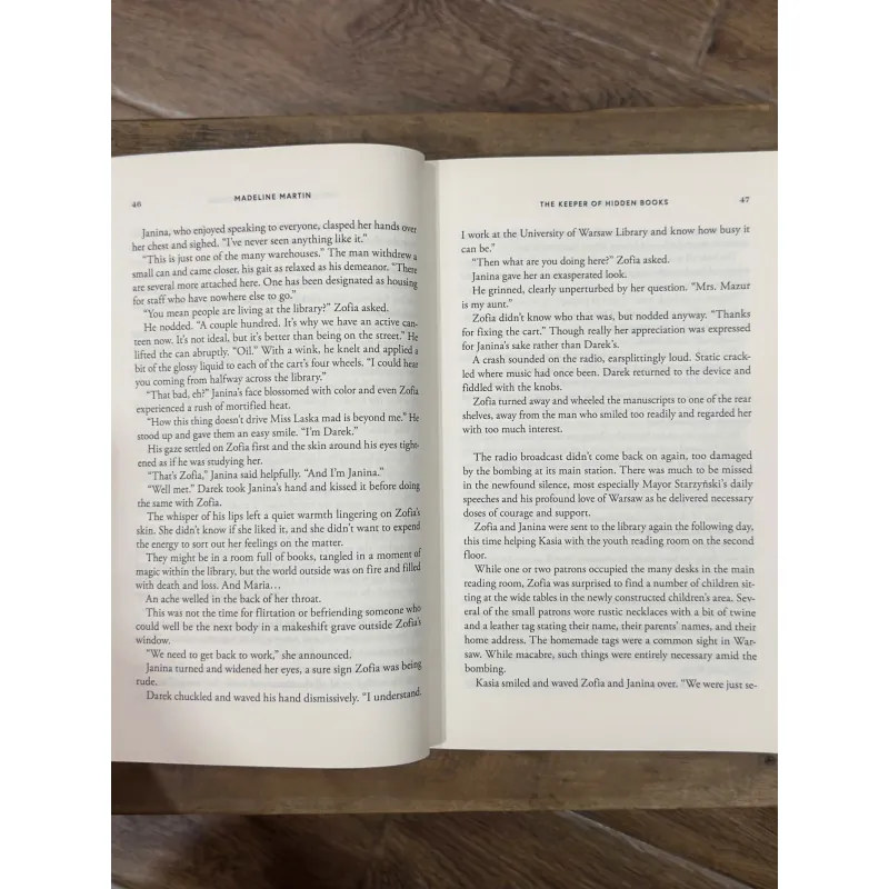 The Keeper of Hidden Books - Madeline Martin 752906