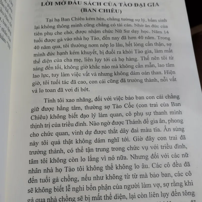 Nữ Đức" của Trần Tịnh Du ( bìa cứng) 563748