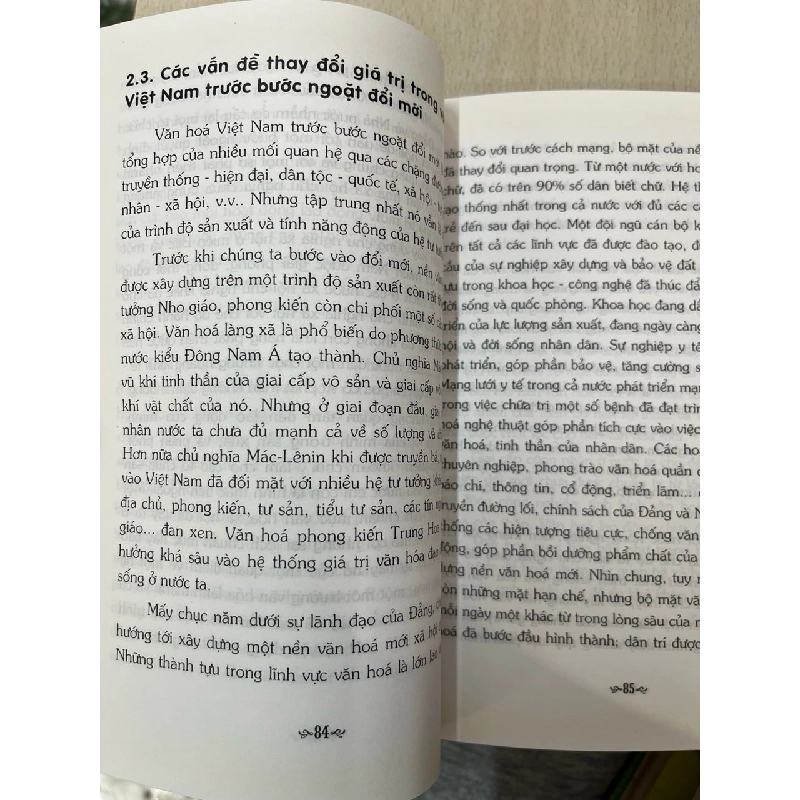 Sự biến đổi các giá trị văn hoá trong bối cảnh xây dựng nền kinh tế thị trường ở Việt Nam hiện nay - PGS,TS. Nguyễn Duy Bắc 784480