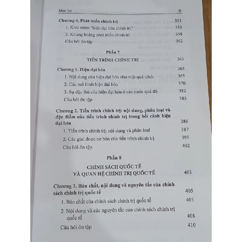 Chính trị học những vấn đề cơ bản - GS.TS. Võ Khánh Vinh, PGS.TS. Đỗ Minh Hợp 700592