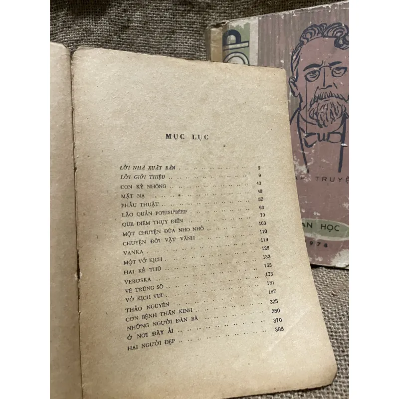 Tuyển tập truyện ngắn Shekhov- 1977 1000365