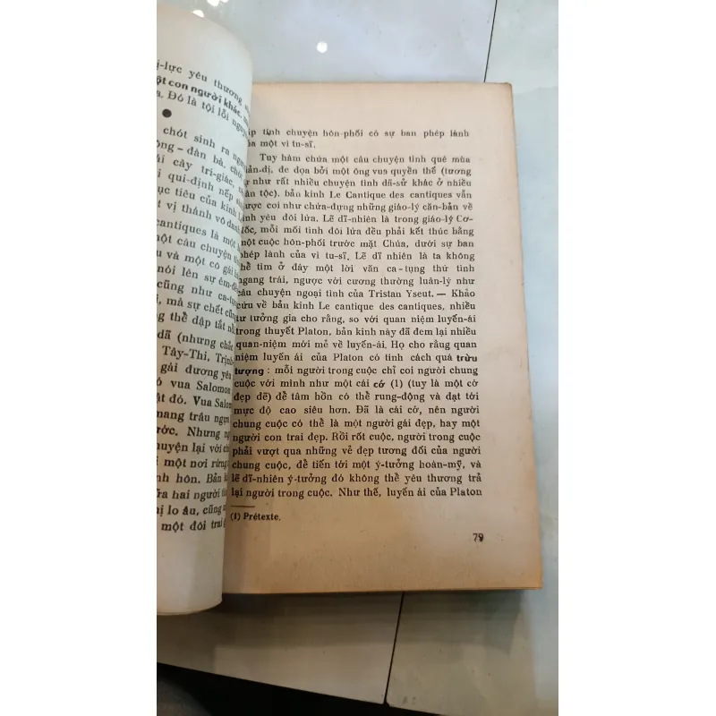 LUYẾN ÁI QUAN 760111