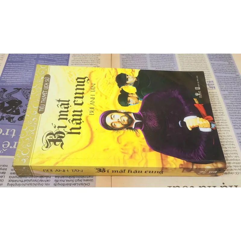 Tiểu thuyết lịch sử: BÍ MẬT HẬU CUNG (394 trang) 1002497